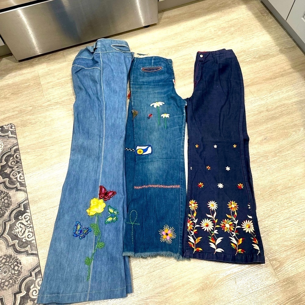Bell Bottoms 70s Deadstock
Listing was made for the BUTTERFLY ones